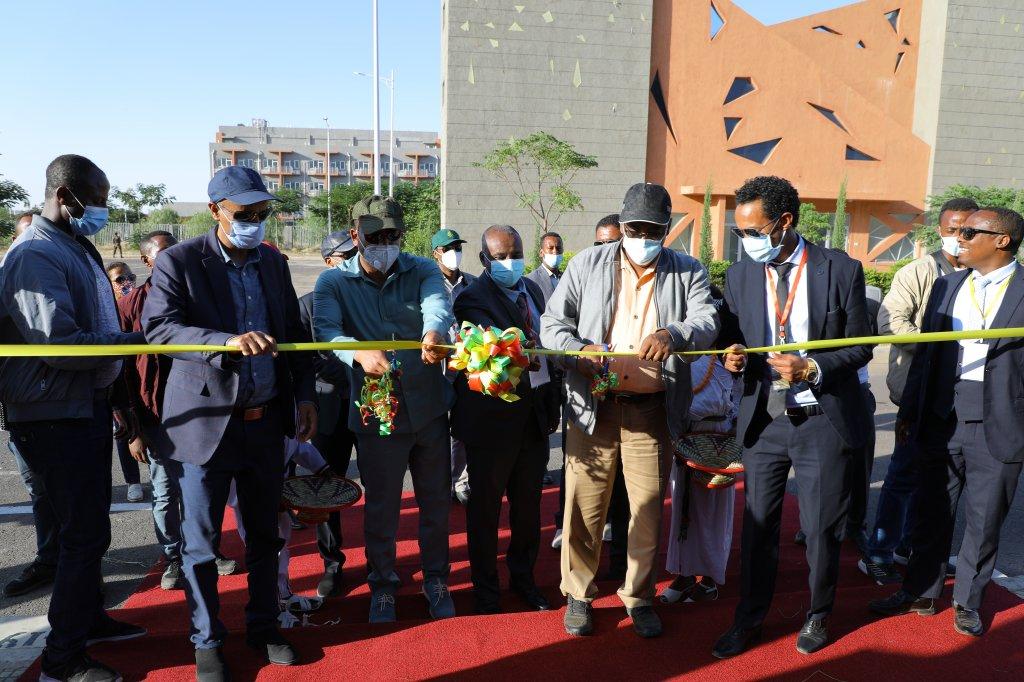 Ethiopian Prime Minister Abiy Ahmed Ali cut the ribbon at the opening ceremony of Dire Dawa industrial park, Oct 29, 2020. Source: https://www.flickr.com/photos/189395396@N02/51203606062/in/album-72157719283408302/