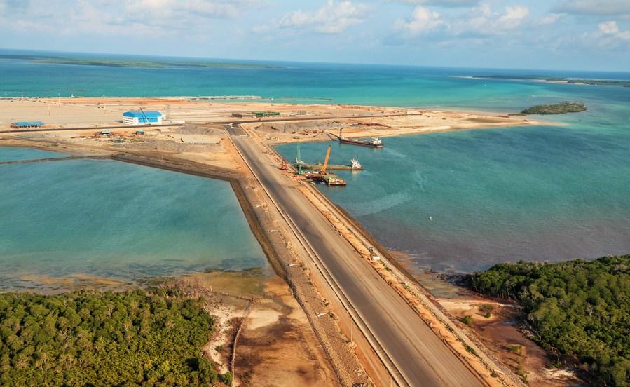 An aerial photo taken on Jan 30, 2019, shows a crane at Lamu Port, Kenya. Source: http://www.xinhuanet.com/english/2021-04/12/c_139875733.htm