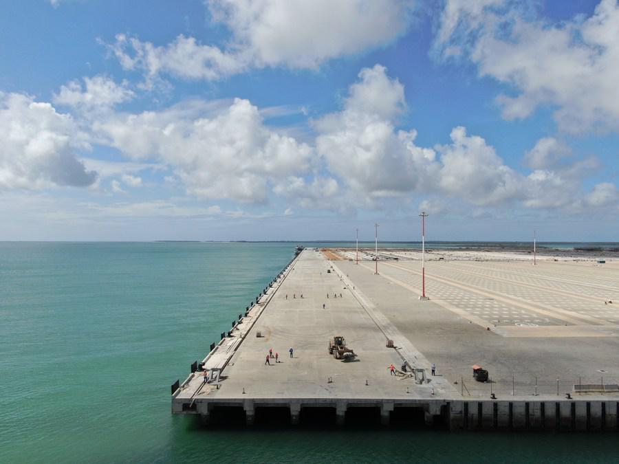 Aerial photo taken on May 16, 2021, shows an overview of the first berth of Lamu Port in Kenya. Source: https://en.ndrc.gov.cn/news/mediarusources/202107/t20210707_1285570.html