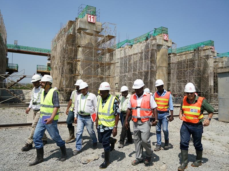 The 600MW Karuma hydropower plant is one of the largest hydropower projects in Uganda. The picture shows workers working at the construction site, Dec 28, 2017. Source: https://www.power-technology.com/projects/karuma-hydropower-plant/