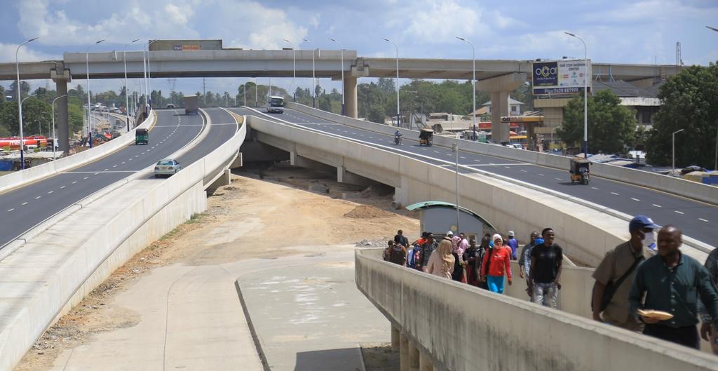 The Ubungo interchange and pedestrians. Source: https://dailynews.co.tz/news/2020-06-305efb840317bad.aspx