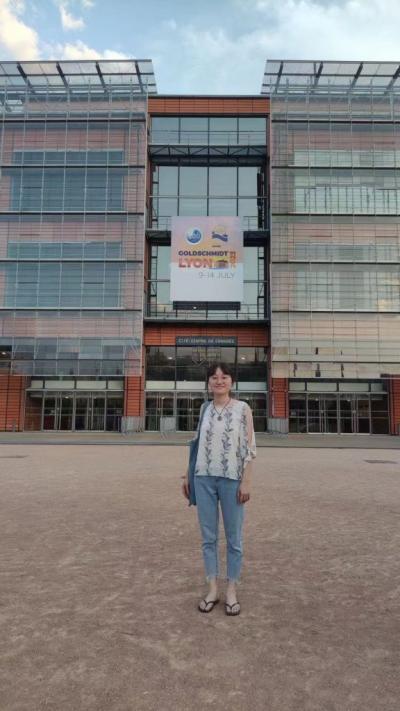 Our PhD student Yujia Cai attending Goldschmidt 2023 in Lyon 